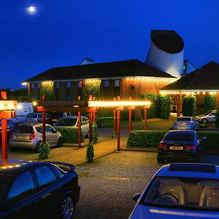 Damon'S Hotel Lincoln Exterior photo