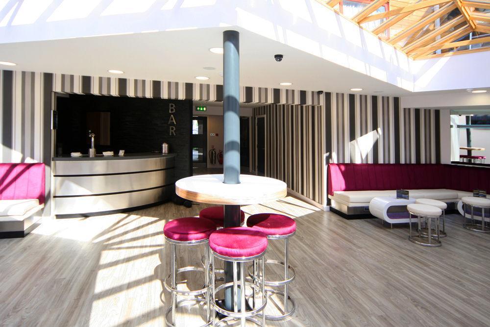 Damon'S Hotel Lincoln Exterior photo